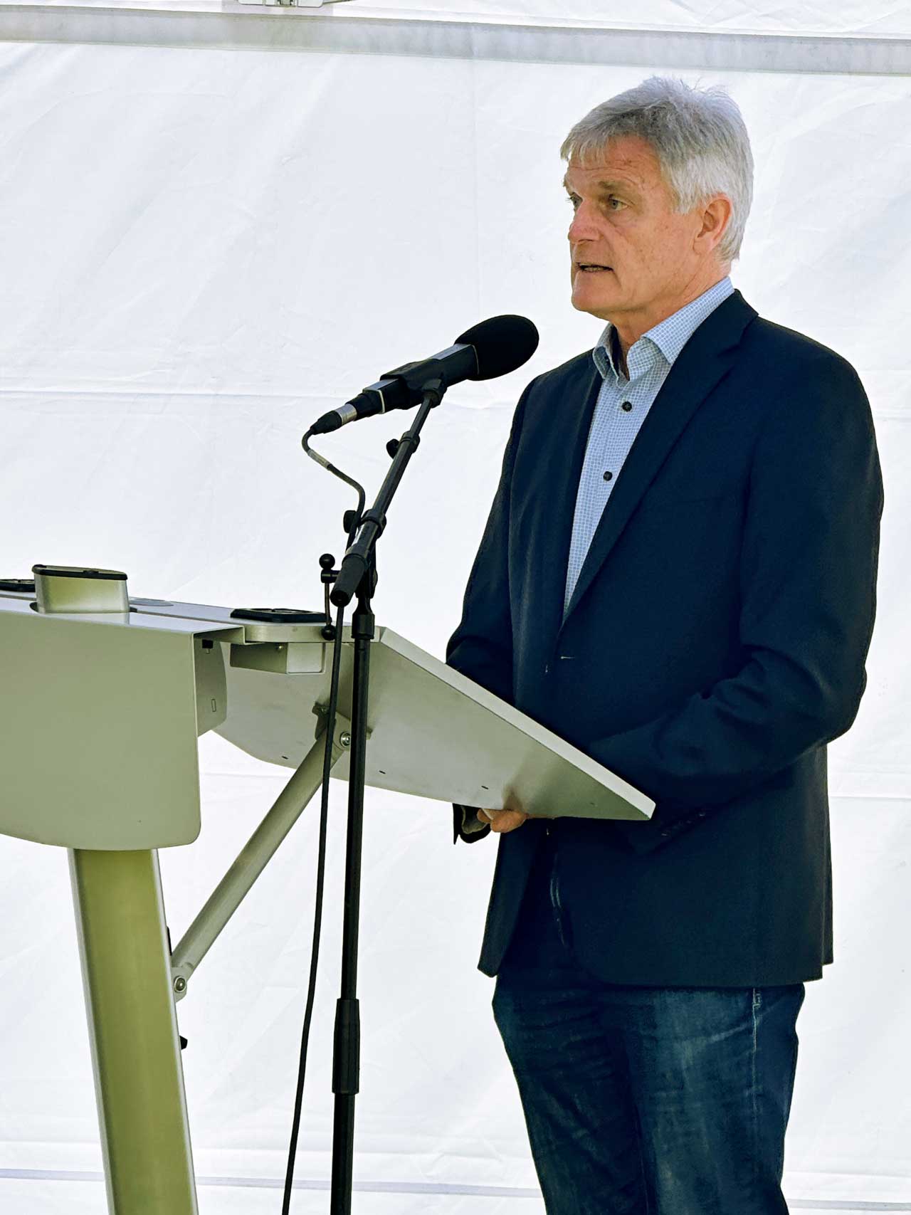 Bürgermeister Achim Deinet bei der Rede